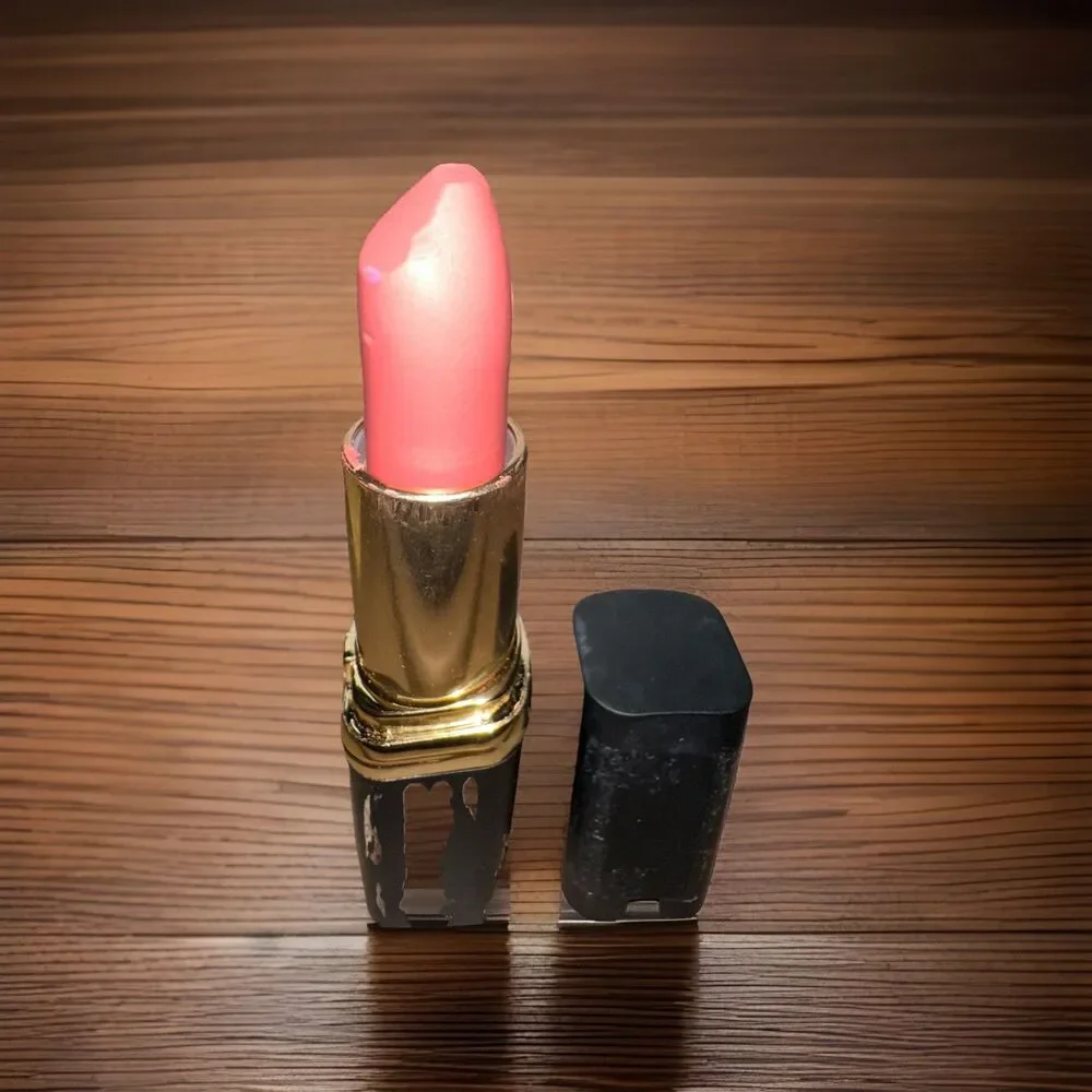 L'Oreal Paris Collection Exclusive Lipstick Julianne's Pink 701, soft nude pink